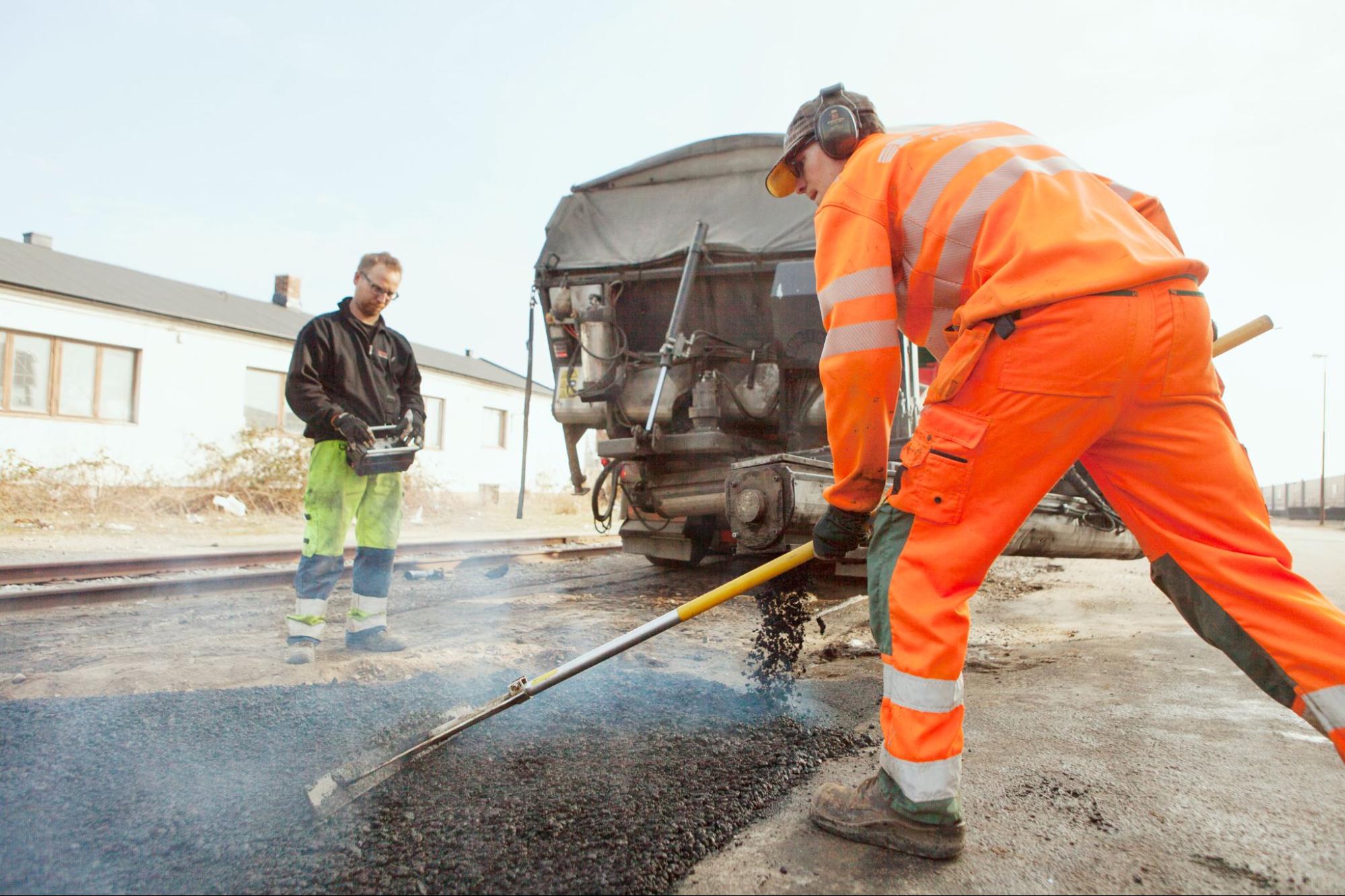 Asphalt Sealing: Is it Worth the Investment?